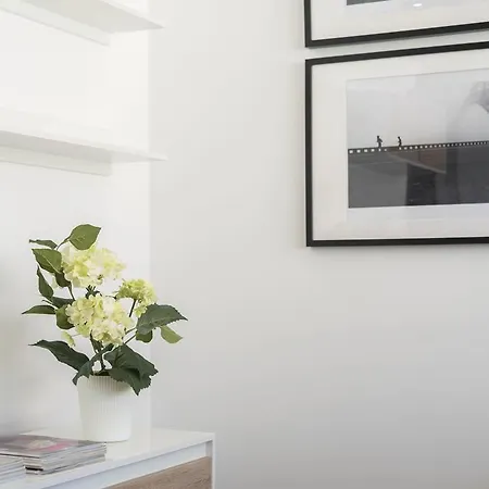 Lovelystay - Casas Brancas - Modern Apartment With Balcony & Free Private Parking *