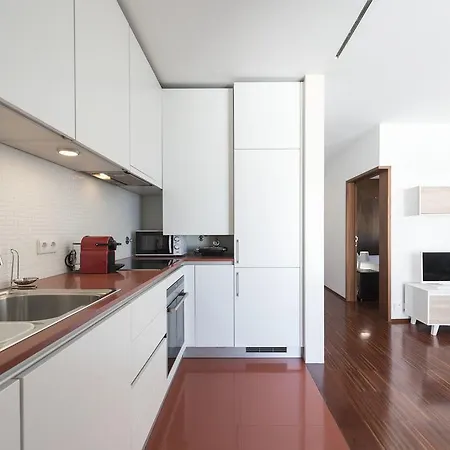 דירה Lovelystay - Casas Brancas - Modern With Balcony & Free Private Parking פורטו