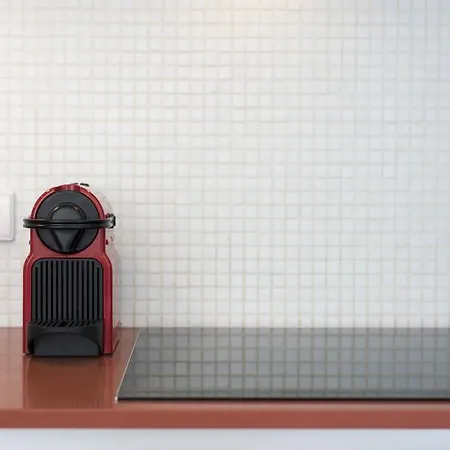 Lovelystay - Casas Brancas - Modern Apartment With Balcony & Free Private Parking Apartment *