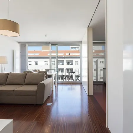 Lovelystay - Casas Brancas - Modern Apartment With Balcony & Free Private Parking *