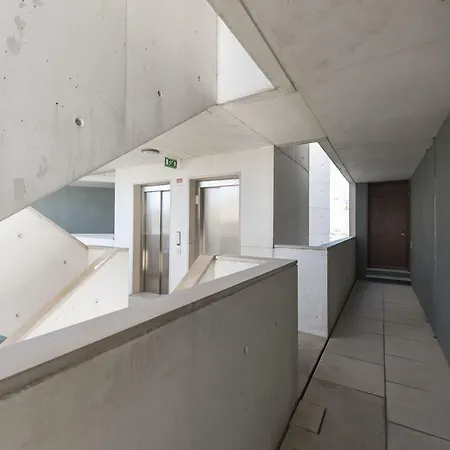 Lovelystay - Casas Brancas - Modern Apartment With Balcony & Free Private Parking Porto