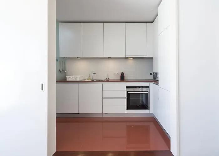 Lovelystay - Casas Brancas - Modern Apartment With Balcony & Free Private Parking Apartment Porto