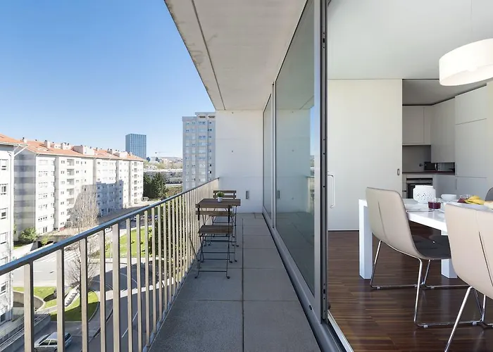 Lovelystay - Casas Brancas - Modern Apartment With Balcony & Free Private Parking * Porto
